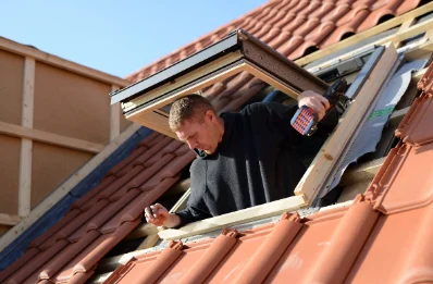 Pose de fenêtres de toit Velux à Sanssat